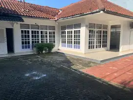DISEWAKAN RUMAH KEBAGUSAN UK 1100M2 PASAR MINGGU SEMI FURNISH