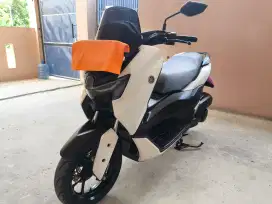 Yamaha nmax neo standar 2024 putih