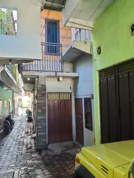 Kontrakan 6 kamar perabot Dau Malang depan UMM UIN