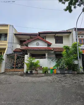 Rumah Mulyosari Utara STRATEGIS