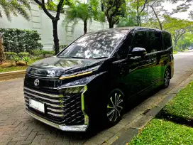 [ CASH ] Toyota Voxy 2023 BONUS aksesoris BU murah