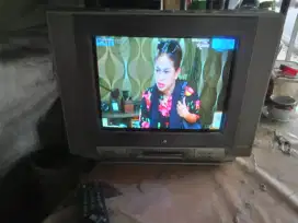 Jual tv 14in LG layar plat harga 230 nego siap antar