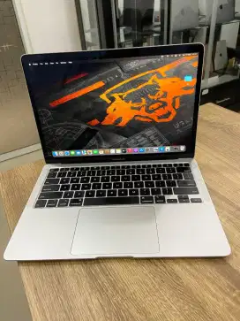 Macbook Air 2020 i5 16/256 13 inch