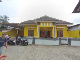 Rumah luas di candi gebang condongcatur