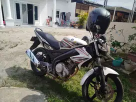 JUAL CEPAT YAMAHA VIXION PUTIH TAHUN 2012
