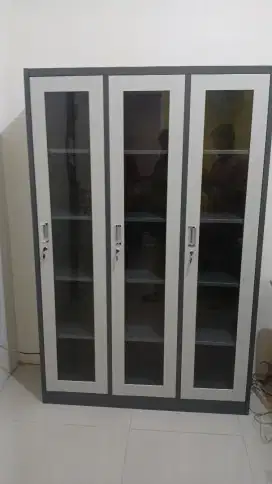 Lemari Arsip 3 Pintu Plat Besi