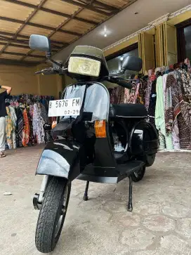 Vespa Excel 1996 Warna Hitam