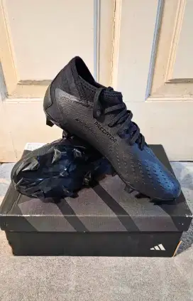 Sepatu Bola Adidas Predator Accurary.3 FG Size 42