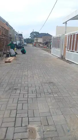 rumah minimalis di timur mall luwes gentan harga 350jt/ 99 meter