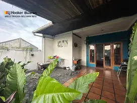 Rumah Modern 2 lantai Komplek di Pondok Bambu, Jakarta Timur.