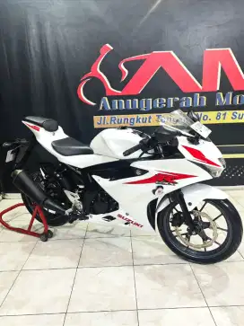 Suzuki GSX R 150 KEYLES Reg 2019 odo 11rb putih cakep