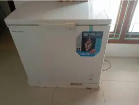 Freezer Polytron 200 Liter Normal Dingin