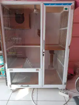 Kandang kucing bekas