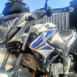 Dijual cepat Honda CB150R 2014 seger