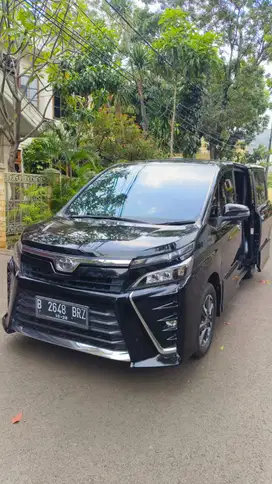 toyota voxy 2.0 2021