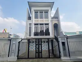 Rumah Mewah Dekat Simatupang Cilandak Timur Jakarta Selatan