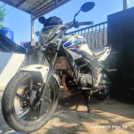 Dijual cepat Honda CB150R 2014 lama