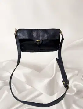 Mau jual tas kulit asli minus Pemakaian aja
