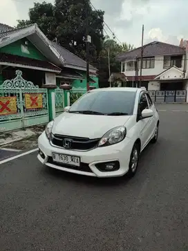 Honda Brio E at th metik tahun 2017 putih nopol genap Jakarta