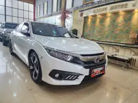 HONDA CIVIC ES TURBO AT 2017 PUTIH / MODEL TH 2018 (BINTANG MOTOR)
