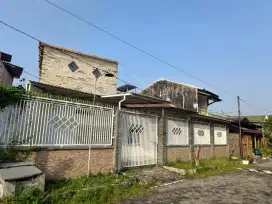 Rumah Pojok Taman Jambu Pondok Tjandra Sidoarjo