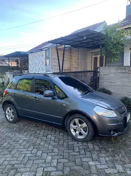 Suzuki xover 2008