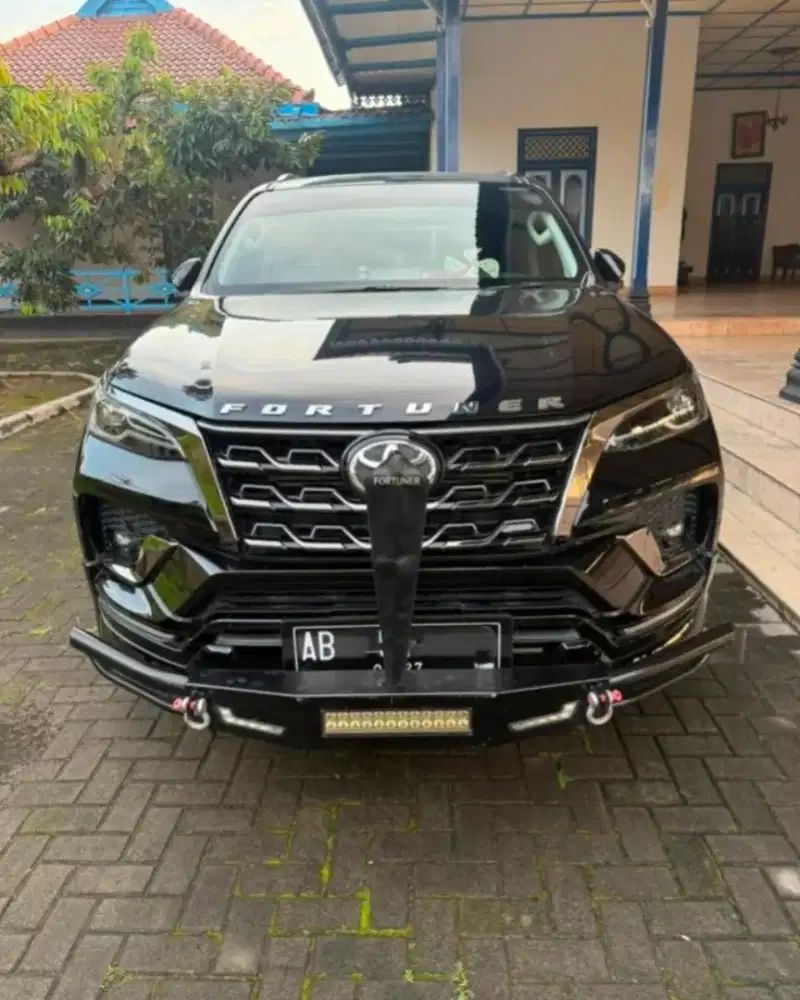 Fortuner GR Sport 2.8 AB 1 km rendah