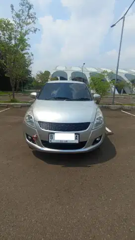 Suzuki swift GX 2012 MT