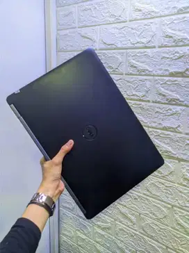 DELL LATITUDE E7470 INTEL CORE I7 GEN 6 RAM 8GB / SSD 256GB