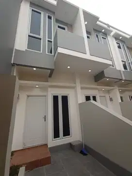 Rumah 2 Lantai SHM Di Sunter Agung