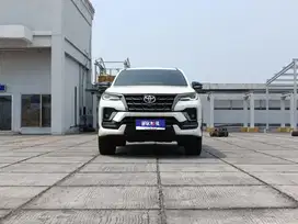 Toyota Fortuner 2.8 GR Sport 2022 low Km 22rb Pajak 1 Tahun