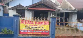 Di jual rumah bisa di jadikan tempat usaha / kantor