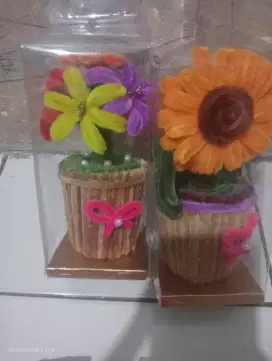 Pot bunga kawat bulu