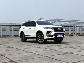Toyota Fortuner VRZ GR Sport 2.8 AT Diesel 2022 Putih KM 18RB