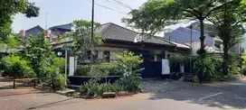Rumah di Komplek Perumahan Elit Billymoon Pondok Kelapa Strategis