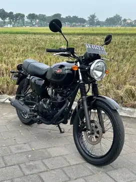 KAWASAKI W175 SE LOW KM 16rb AB SLEMAN