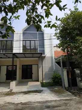 Jual Rumah Usaha Kost di Rungkut Asri Dekat UPN dan Tol