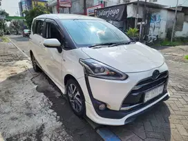 TOYOTA SIENTA 1.5 TIPE Q MATIC THUN 2016 PUTIH SURABAYA