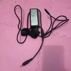 Cas carger adaptor laptop samsung 2.1a