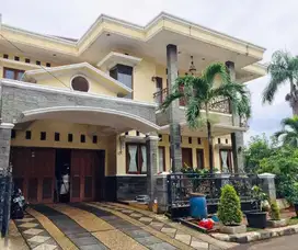 Rumah Mewah Elite Pesona Khayangan Depok