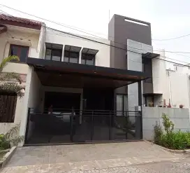 Rumah Mewah Siap Huni (Baru Renovasi) Jl. Ketintang Surabaya Selatan