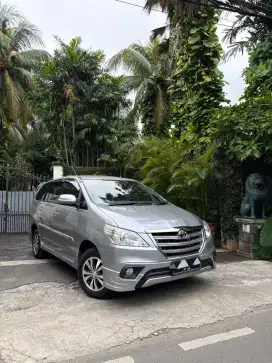 TOYOTA INNOVA G LUX CAPTAINSEAT A/T 2015