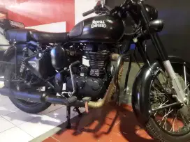 Royal Enfield classic 500 stealth black 2018