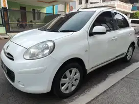 Nissan March 2011 Bensin