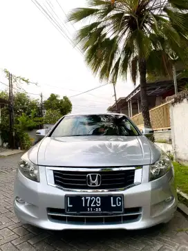 Honda Accord 2.4 VTI-L 2010 Automatic.