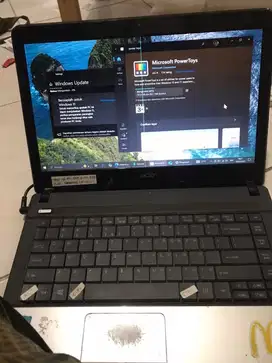 Laptop acer e1 471 bekas dual windows