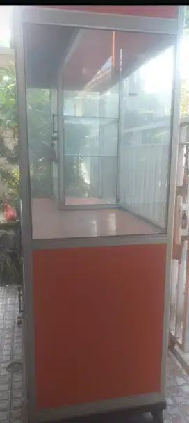 Tempat Jual makanan Etalase