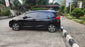Honda Jazz Hitam