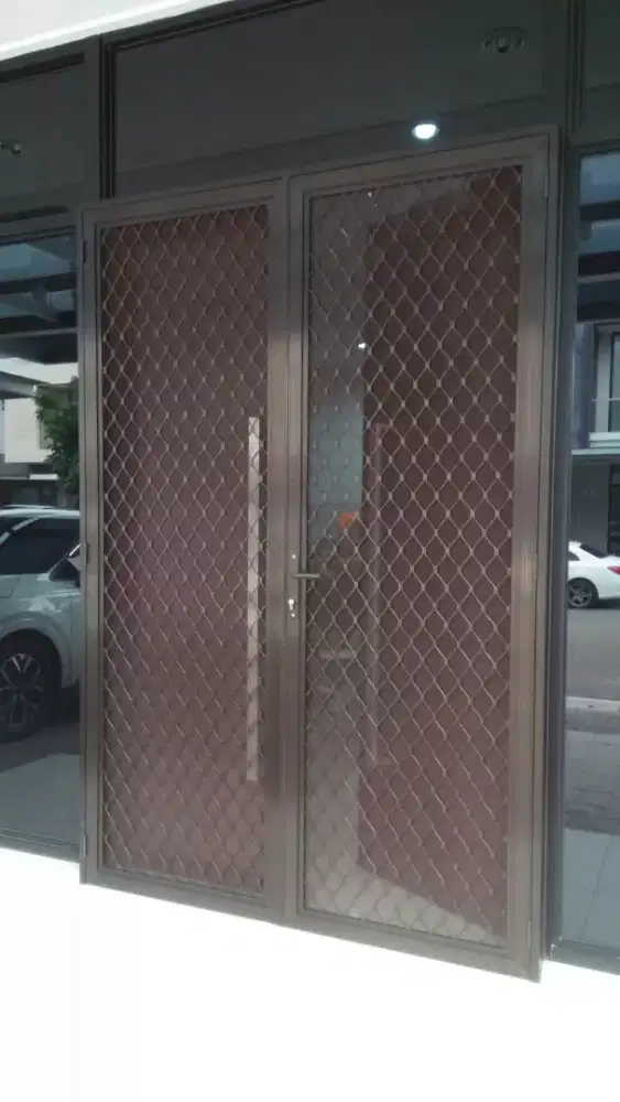 Pintu anti nyamuk