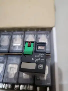 Relay RXM4AB2P7 4CO 6A +LTB+LED 230VAC Schneider
